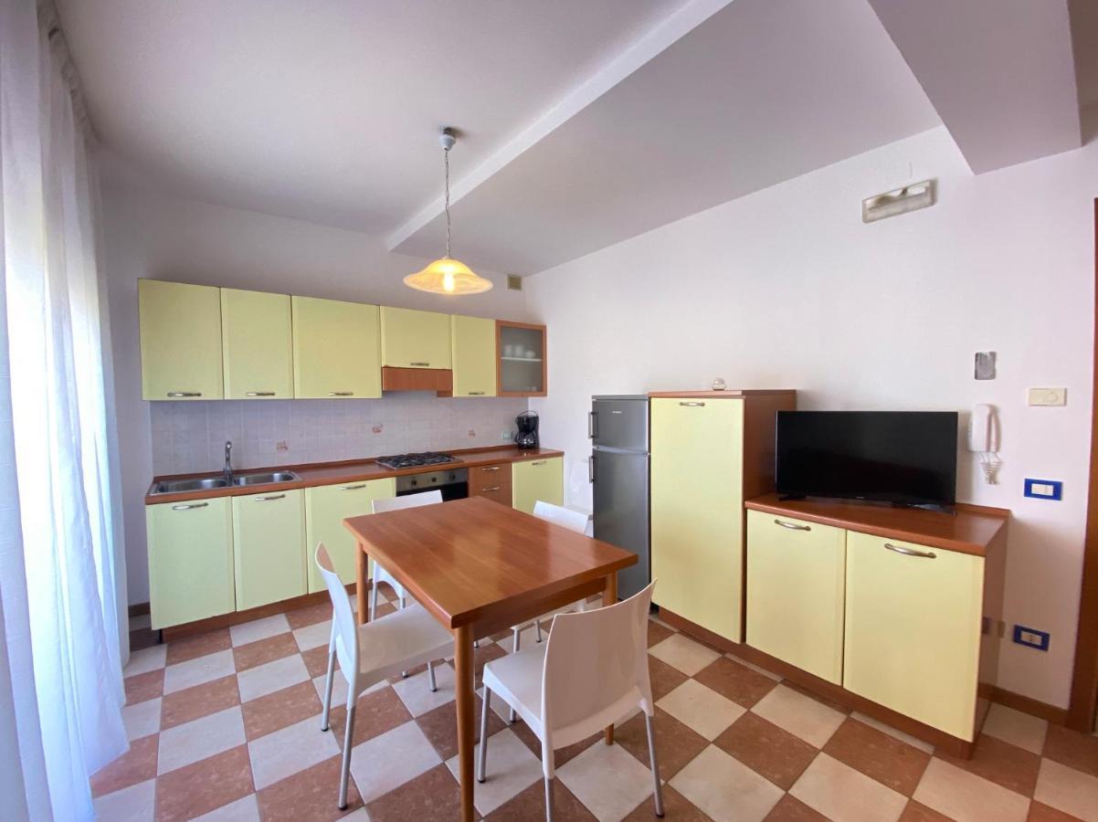 Appartamenti Adriana Carraro Immobiliare - Family Apartments Lido di Jesolo Exterior photo