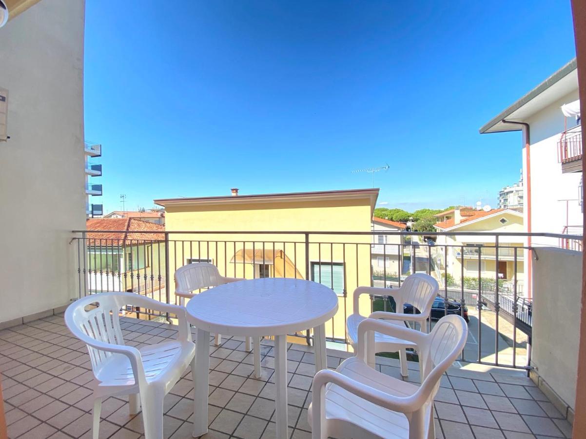 Appartamenti Adriana Carraro Immobiliare - Family Apartments Lido di Jesolo Exterior photo