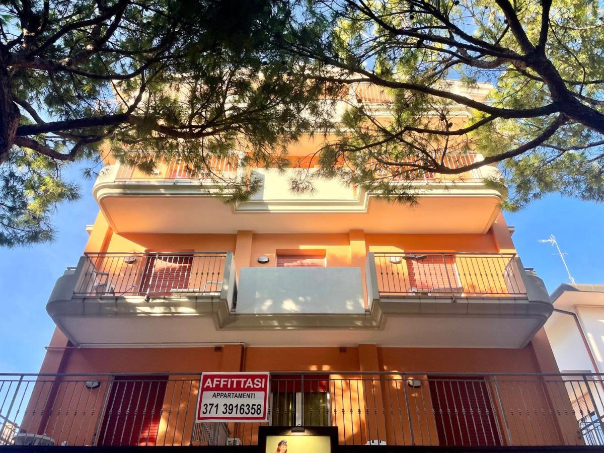 Appartamenti Adriana Carraro Immobiliare - Family Apartments Lido di Jesolo Exterior photo