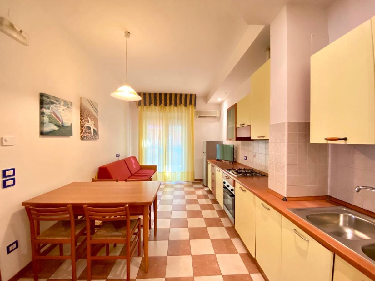 Appartamenti Adriana Carraro Immobiliare - Family Apartments Lido di Jesolo Exterior photo
