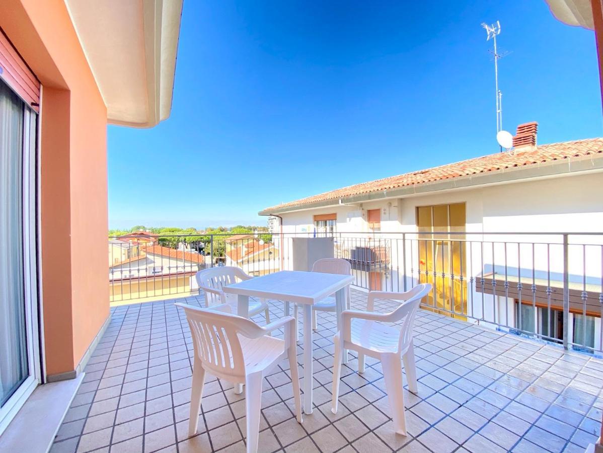 Appartamenti Adriana Carraro Immobiliare - Family Apartments Lido di Jesolo Exterior photo