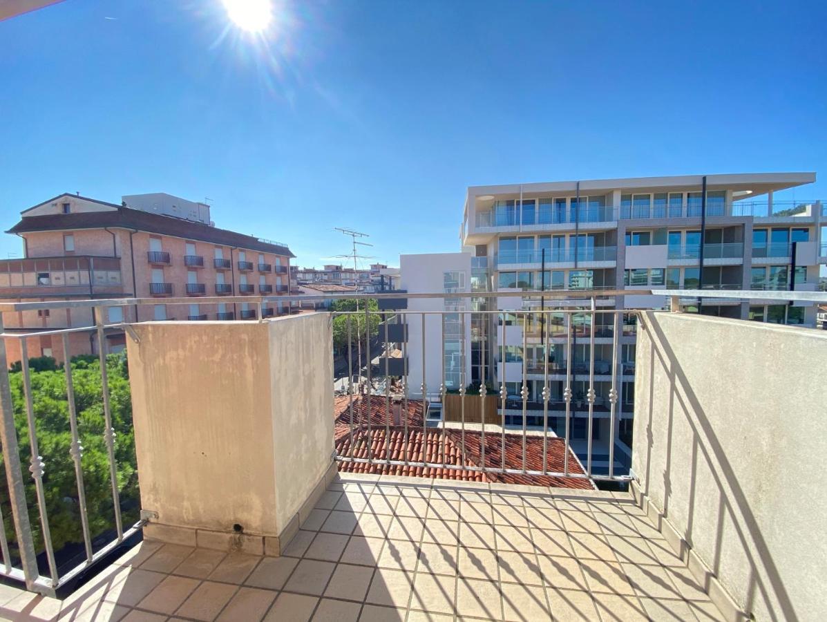 Appartamenti Adriana Carraro Immobiliare - Family Apartments Lido di Jesolo Exterior photo