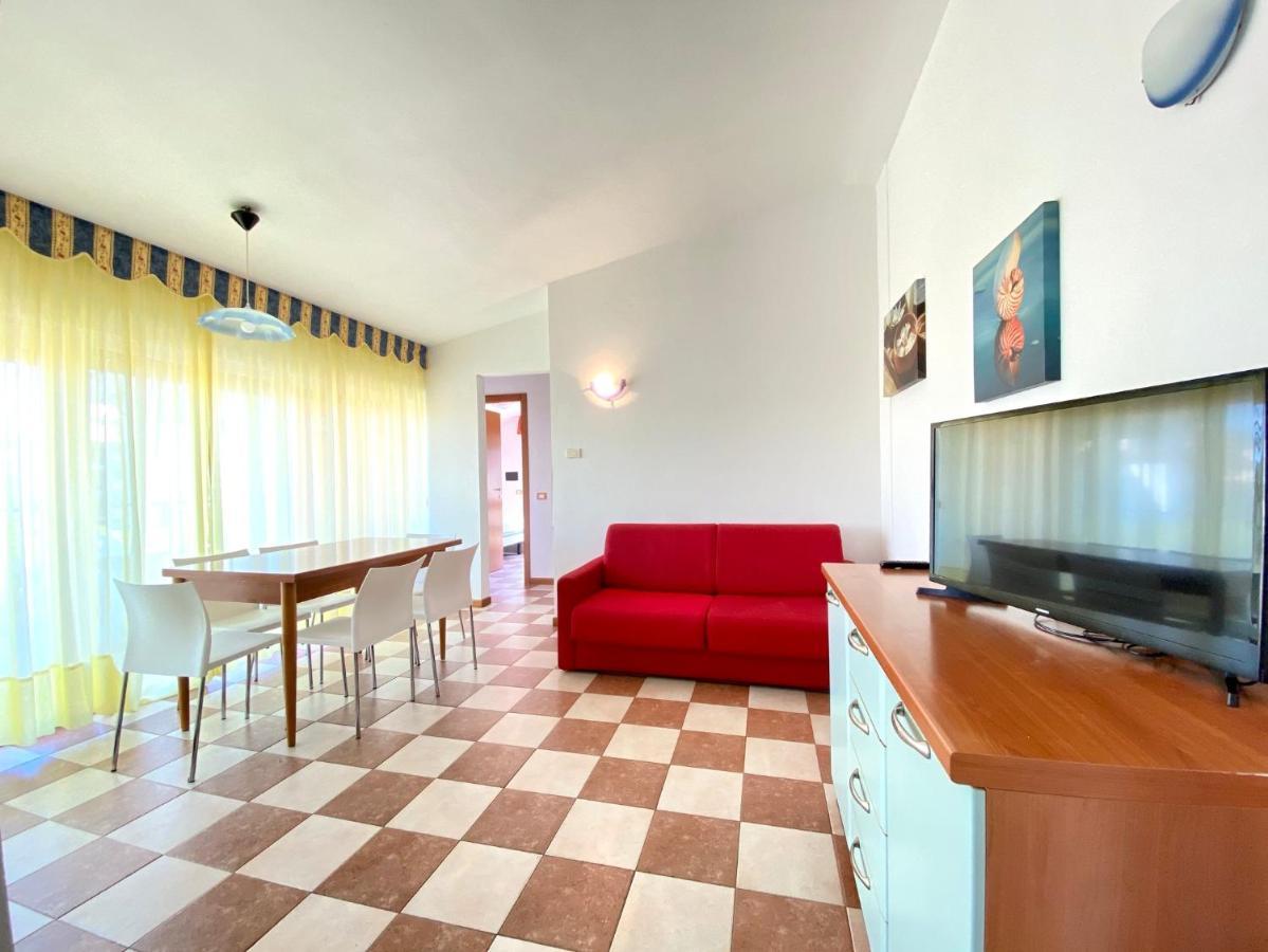 Appartamenti Adriana Carraro Immobiliare - Family Apartments Lido di Jesolo Exterior photo
